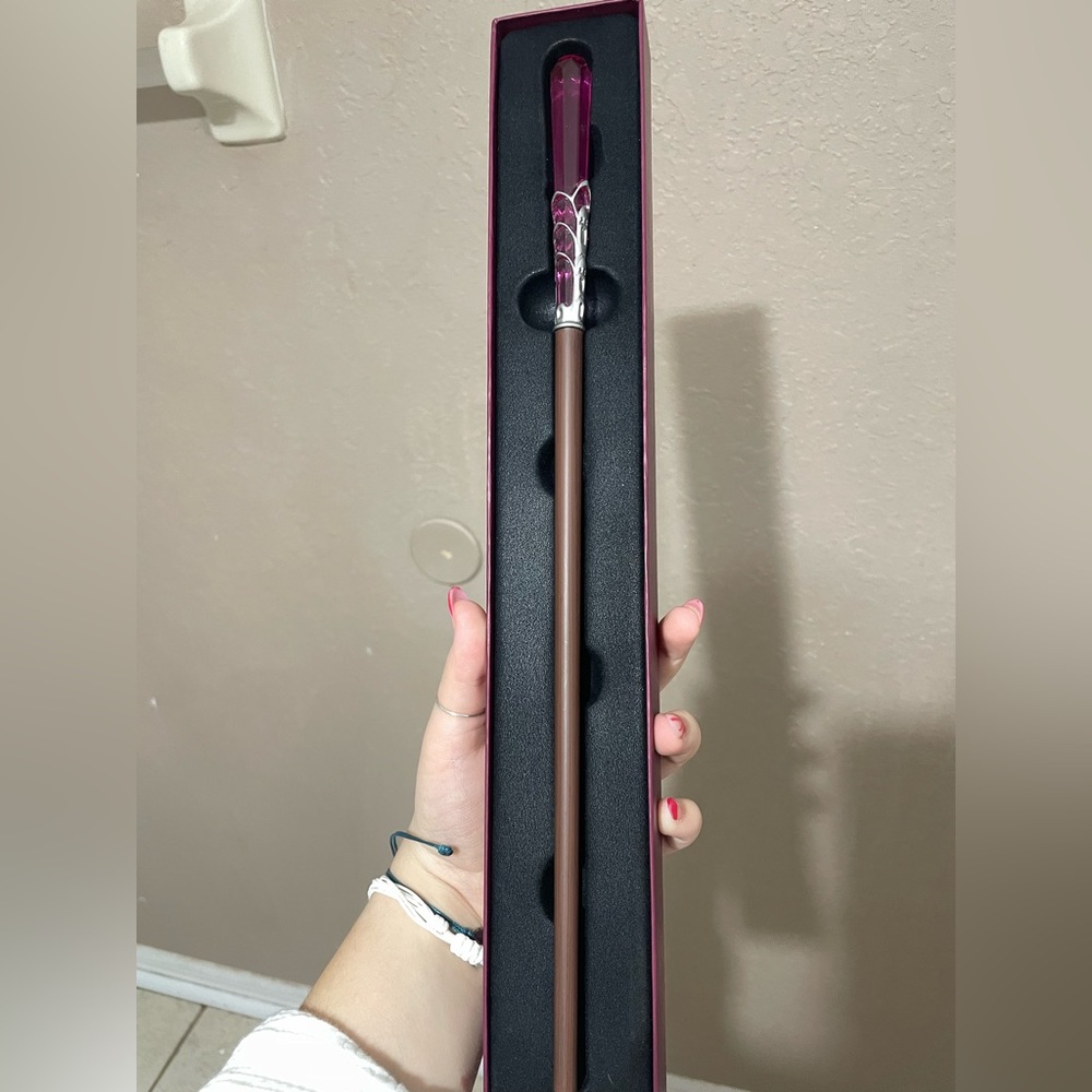 Ollivanders/Harry Potter Wand: Seraphina Picouery from Fantastic Beasts